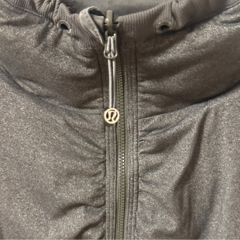 Lululemon Cool Down Reversible Jacket Grey Womens Size 8 Ruched Stretch Dance - Picture 8 of 12